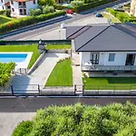 Villa Harmony - Regarda Travel