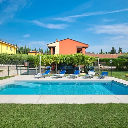Villa Harmony - Regarda Travel